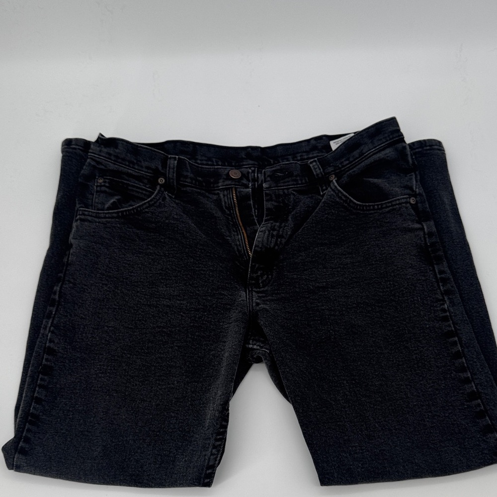 Wrangler women’s vintage  Black Straight-Leg Jeans